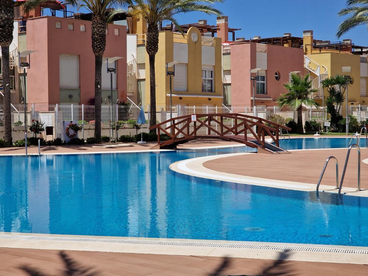 Precioso Bajo Con Jardin En Vera Exterior photo